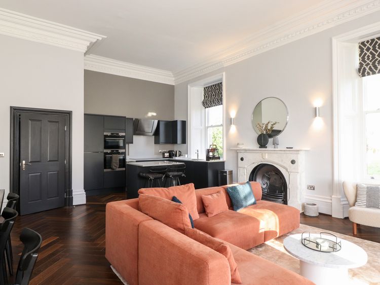 The Mary Maude Suite Stone Cross Mansion, listing photograph 11
