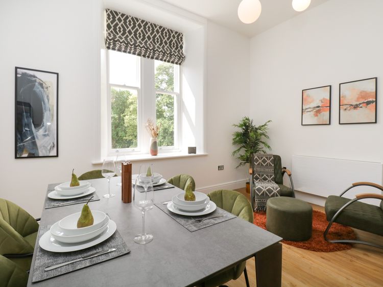 William Tower Suite Stone Cross Mansion, listing photograph 8