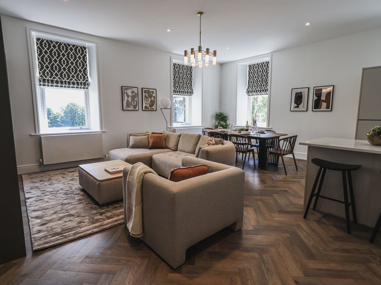 The Lucy Suite Stone Cross Mansion, listing photograph 7