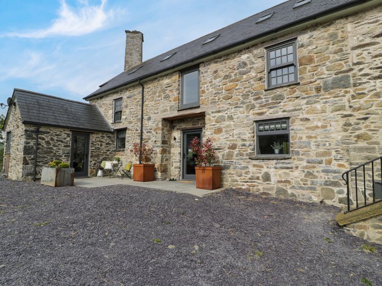 Plas Glan Yr Afon, listing photograph 3