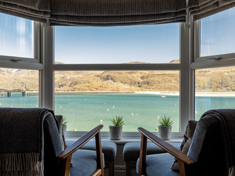 Harbour View - Flat 2 - Tudor House