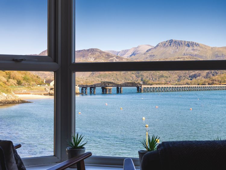 Harbour View - Flat 2 - Tudor House, listing photograph 5
