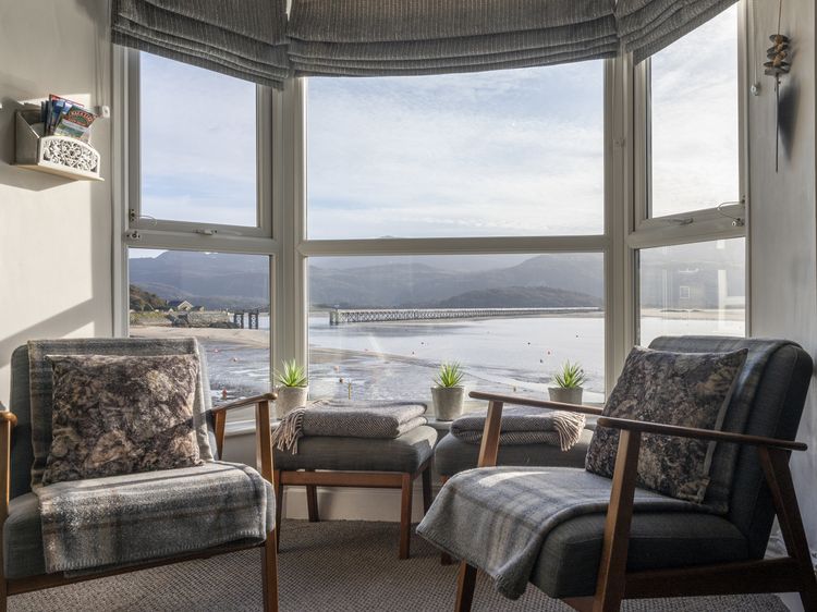 Harbour View - Flat 2 - Tudor House, listing photograph 6