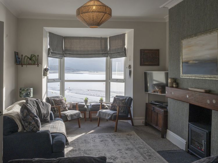 Harbour View - Flat 2 - Tudor House, listing photograph 9