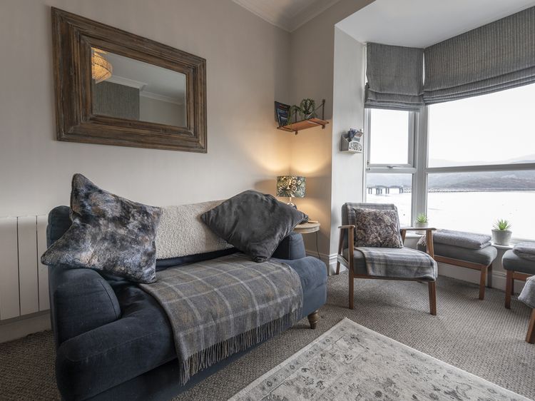 Harbour View - Flat 2 - Tudor House, listing photograph 10