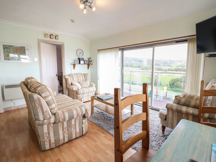 Morlyn Guest House Apartment, listing photograph 3