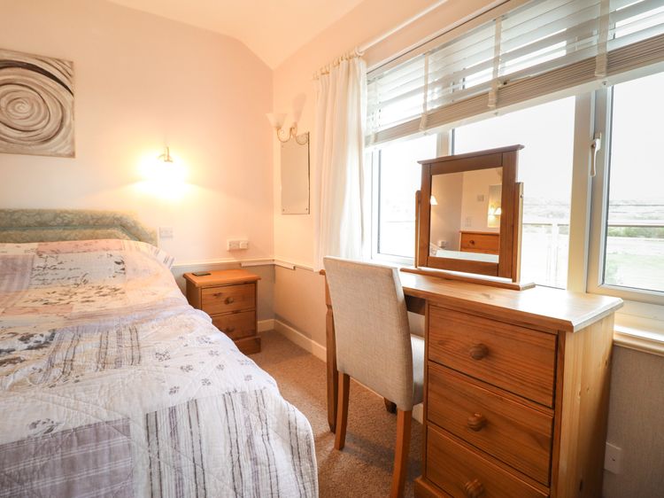 Morlyn Guest House Apartment, listing photograph 8