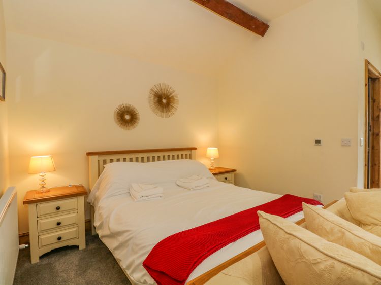 Swallows Nest, listing photograph 7