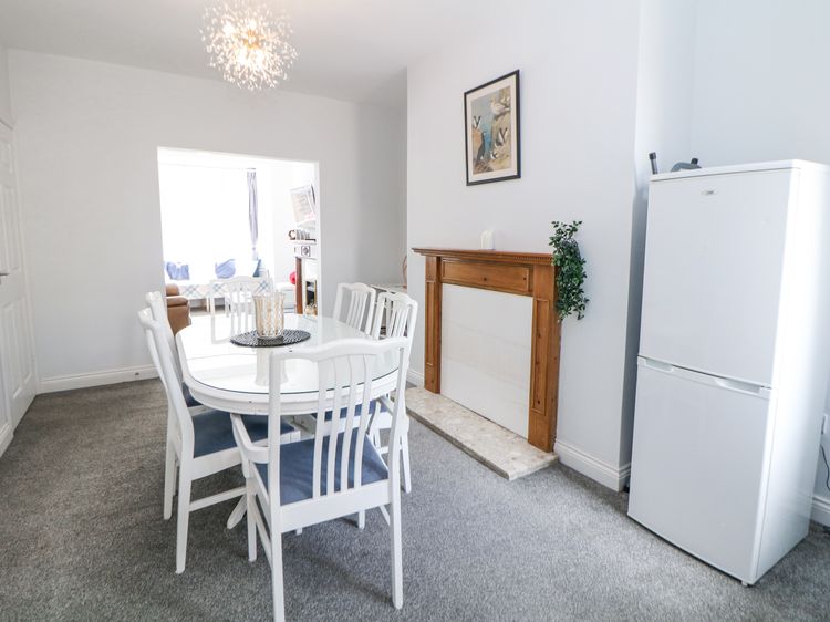 15 South Avenue Mews, listing photograph 7