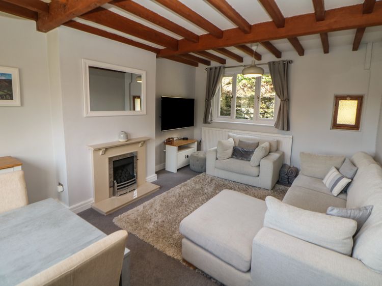 Wayland House, listing photograph 2