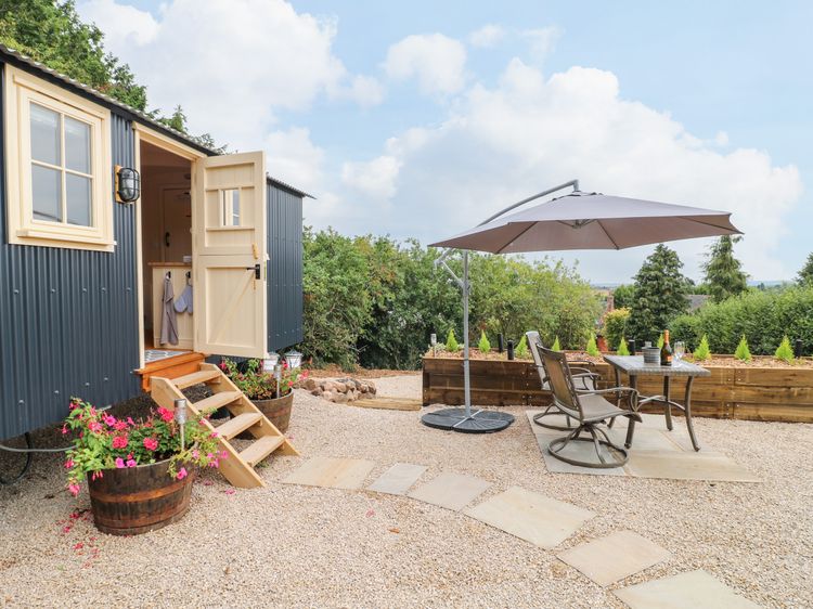 High Grounds Shepherd's Hut, listing photograph 12