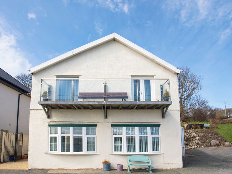 2 The Coach House, listing photograph 2