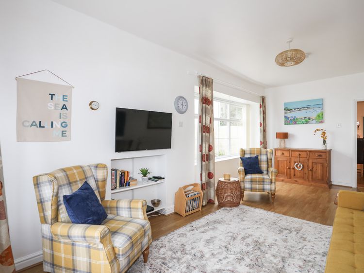 2 The Coach House, listing photograph 3