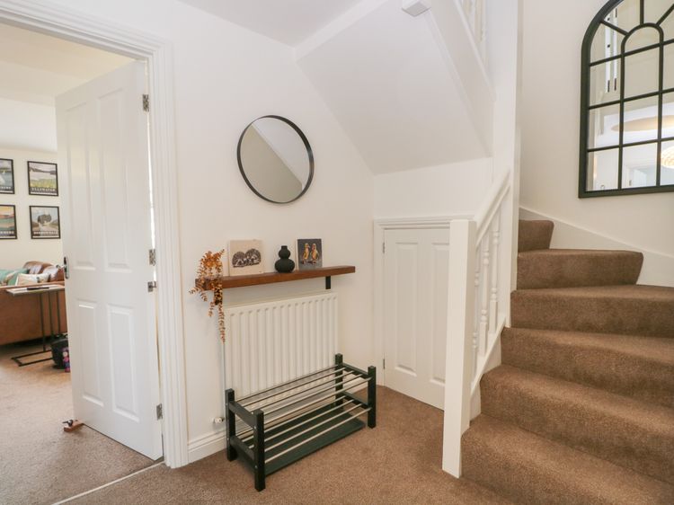 3 Old Pharmacy Court, listing photograph 8
