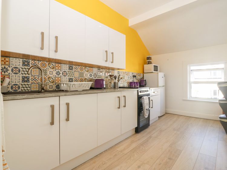 Apartment 2 - Llandudno Central, listing photograph 8