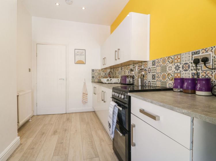 Apartment 2 - Llandudno Central, listing photograph 9