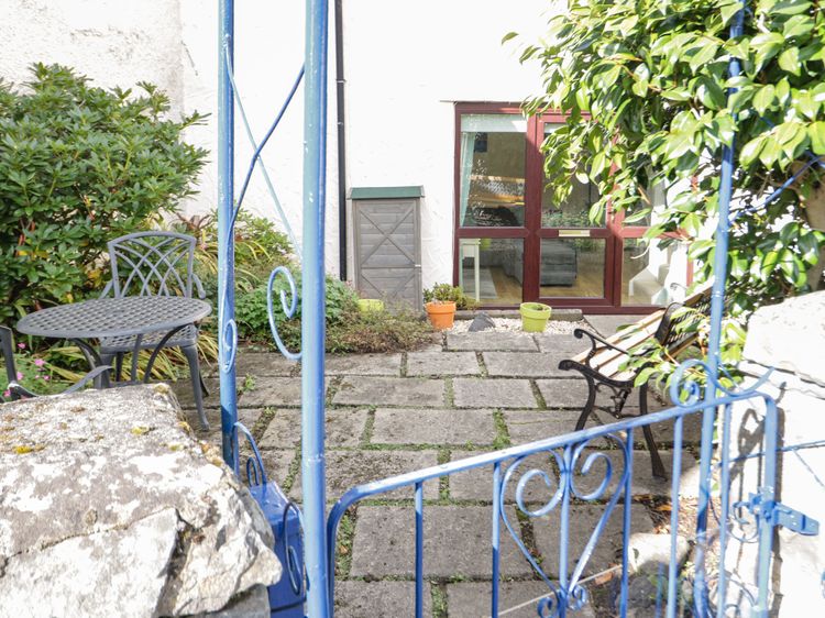 Mews Cottage, listing photograph 2
