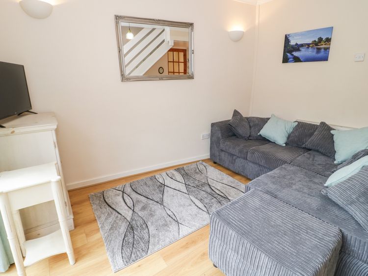 Mews Cottage, listing photograph 4