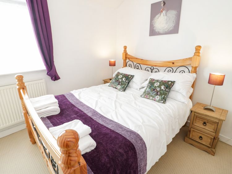 Mews Cottage, listing photograph 9