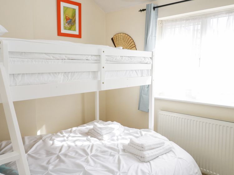 Mews Cottage, listing photograph 12