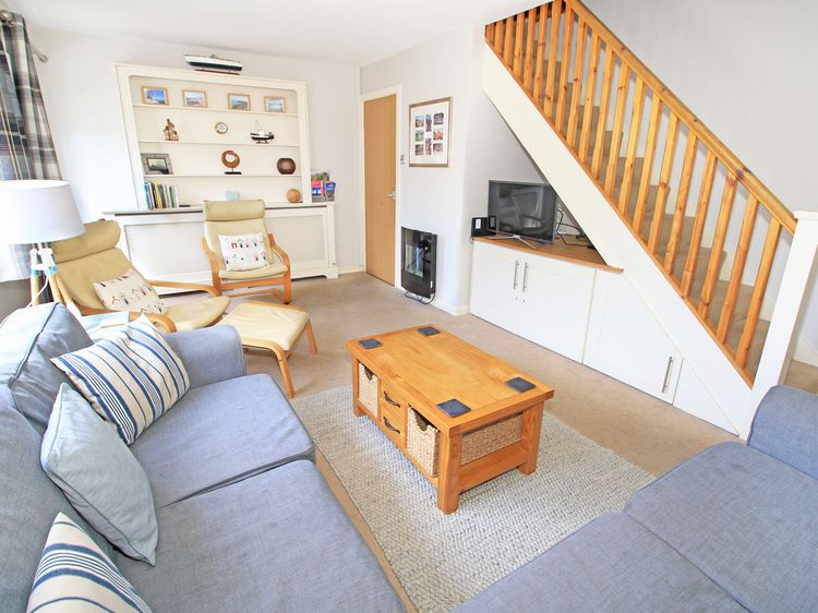 Green Cottage, listing photograph 3