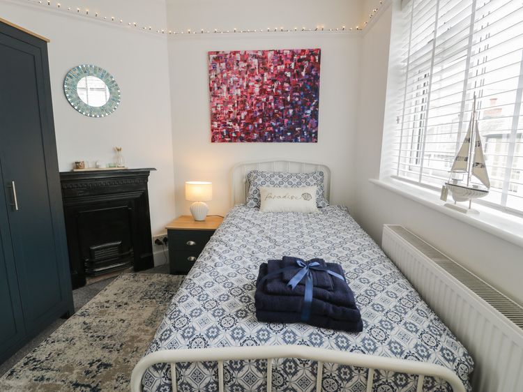 Mid Haven Cottage, listing photograph 12