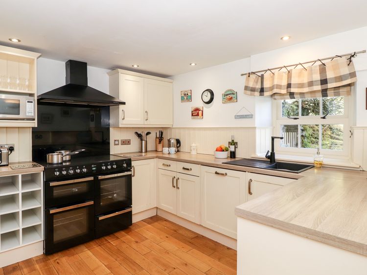 Huntingstile Lodge, listing photograph 11