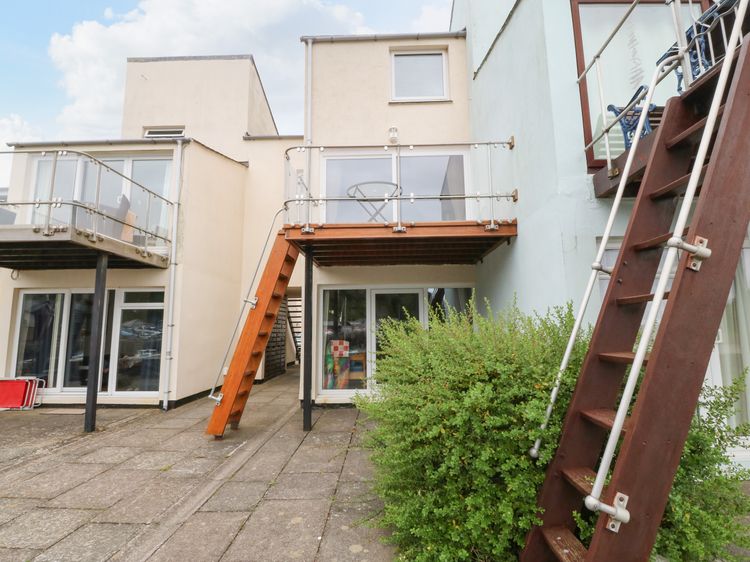 The Moorings, listing photograph 2