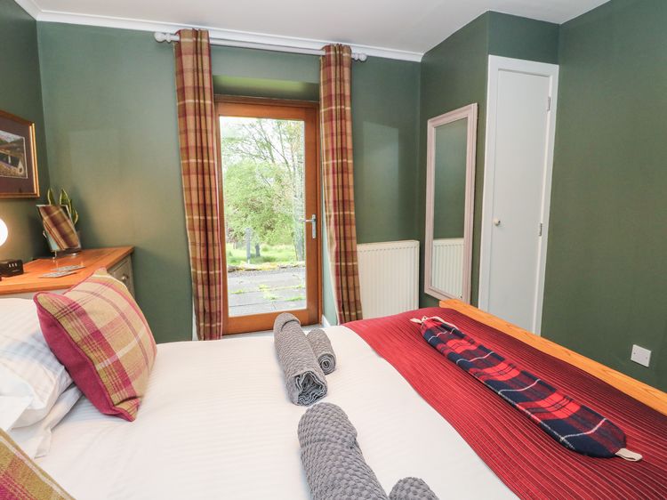 Puidrac Cottage, listing photograph 11