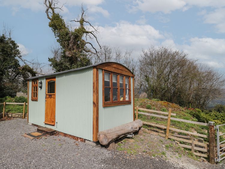 Rabbit Hill Hut, listing photograph 10