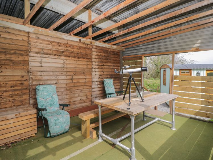 Rabbit Hill Hut, listing photograph 11