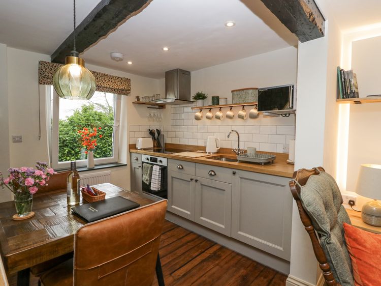 Style Cottage, listing photograph 6