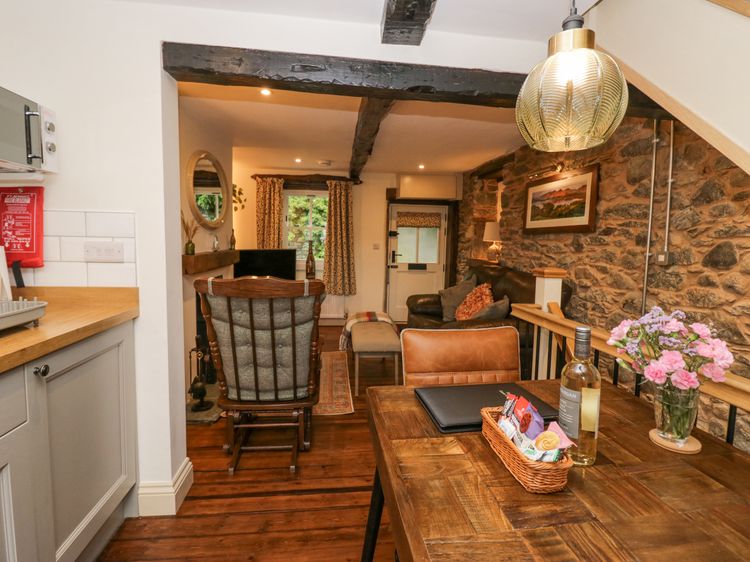 Style Cottage, listing photograph 9