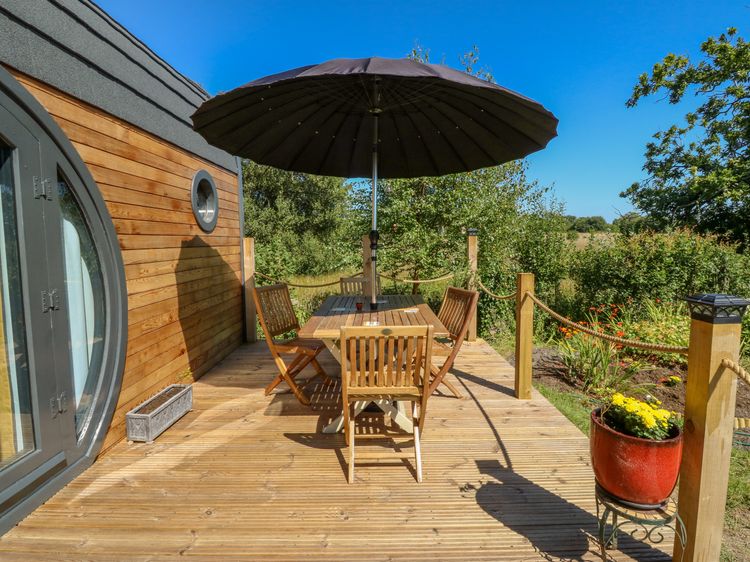 The Hideaway Pod, listing photograph 4