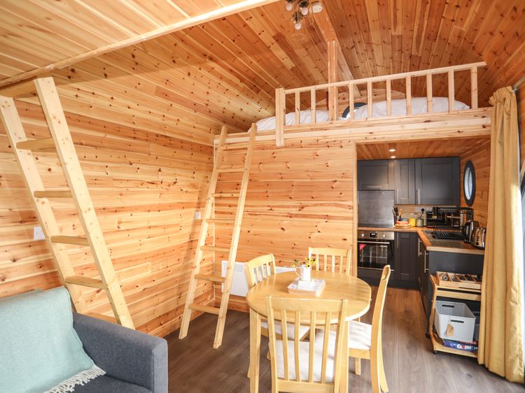 The Hideaway Pod, listing photograph 8