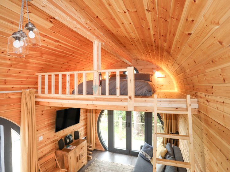 The Hideaway Pod, listing photograph 11