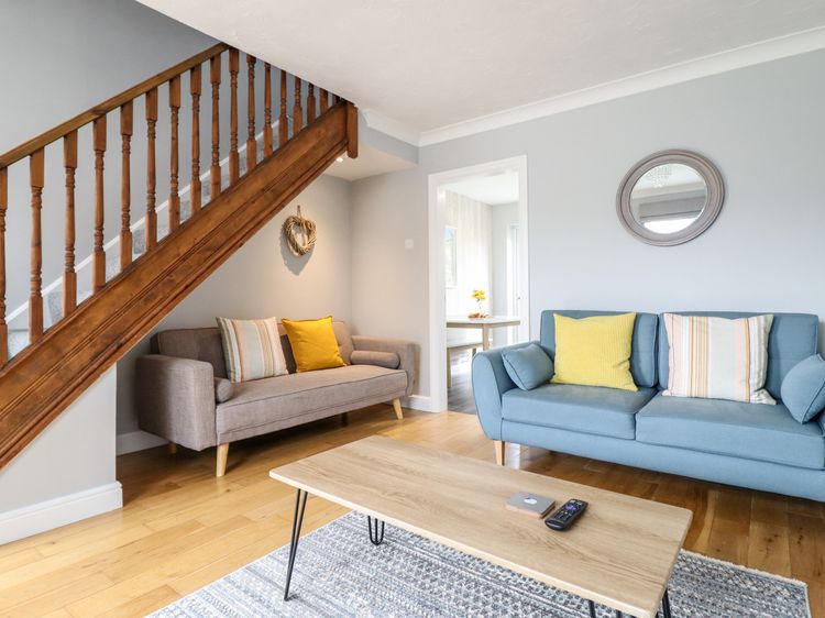 4 Plas Newydd, listing photograph 4