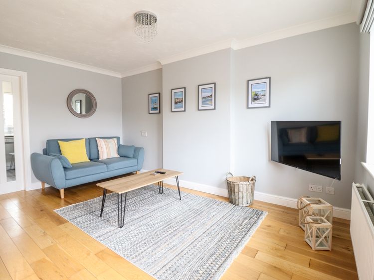 4 Plas Newydd, listing photograph 8