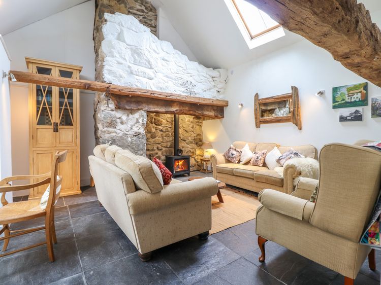 Ty Newydd Uchaf, listing photograph 2