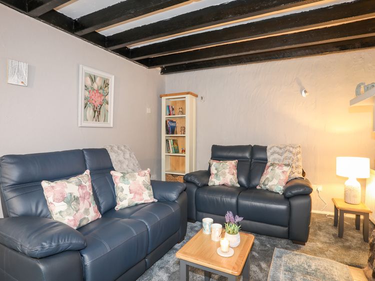 Llys Mair, listing photograph 4
