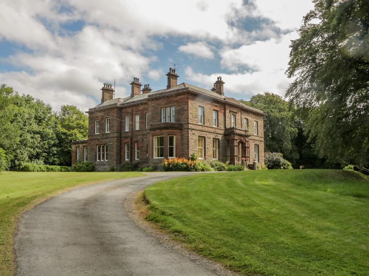 The Residence, listing photograph 2