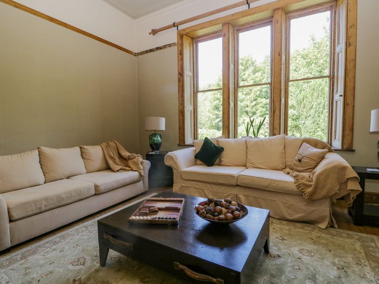 The Residence, listing photograph 4