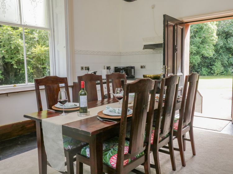 The Residence, listing photograph 11