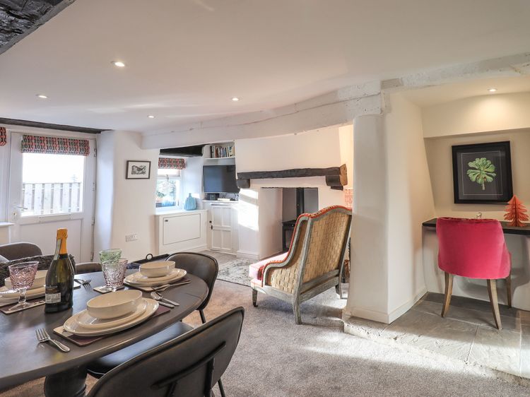 Violet Cottage, listing photograph 7