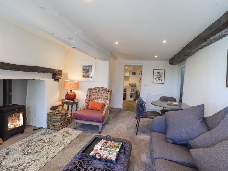 Violet Cottage, listing photograph 4