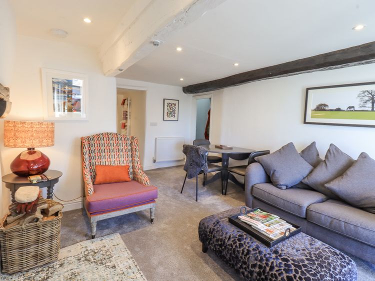 Violet Cottage, listing photograph 5