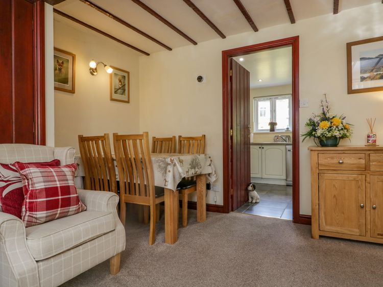 Anniversary Cottage, listing photograph 9