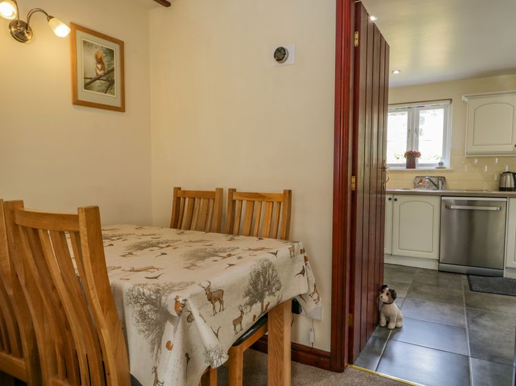 Anniversary Cottage, listing photograph 10