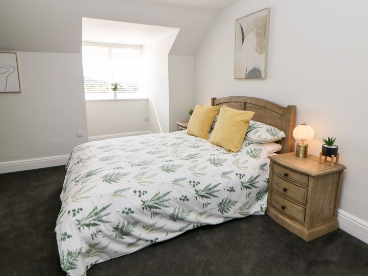 Sunshine Apartment, listing photograph 9