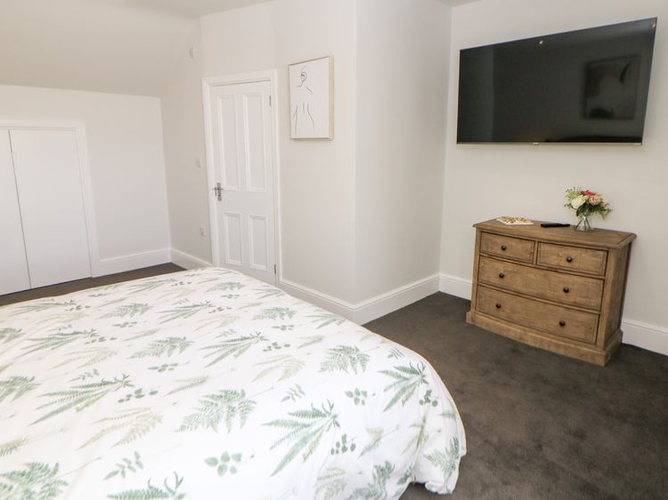 Sunshine Apartment, listing photograph 10